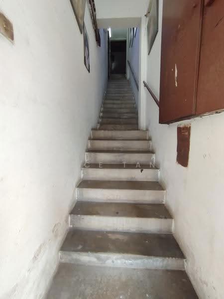 Shop / Office for Rent in Kampung Sungai Way (Petaling Jaya) - Alice Tang - Staircase - PropertyGuru.com.my