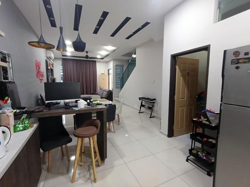 Rumah Teres 2-Tingkat untuk Dijual di Pulai (Johor) - Kimi Kiu - Living Room - PropertyGuru.com.my