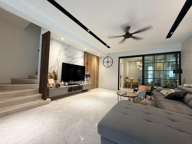 Rumah Teres 2-Tingkat untuk Dijual di Ampang Saujana (Ampang) - Angel Ng - Living Room - PropertyGuru.com.my