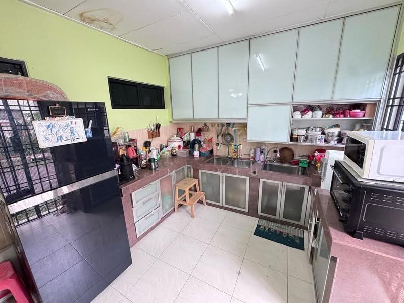 Rumah Teres untuk Dijual di Taman Mutiara Rini (Skudai) - Kimi Kiu - Kitchen - PropertyGuru.com.my
