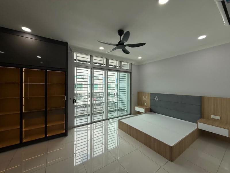 2-storey Terraced House for Rent in Taman Mount Austin (Tebrau) - Jessica Ma - Bedroom - PropertyGuru.com.my