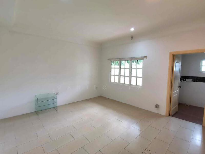 Bungalow House for Sale in College Heights Garden Resort (Setul) - Danilo Lim - Living Room - PropertyGuru.com.my