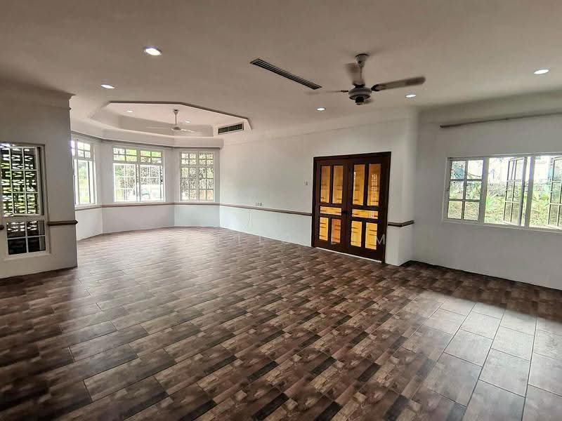 Bungalow House for Sale in College Heights Garden Resort (Setul) - Danilo Lim - Living Room - PropertyGuru.com.my