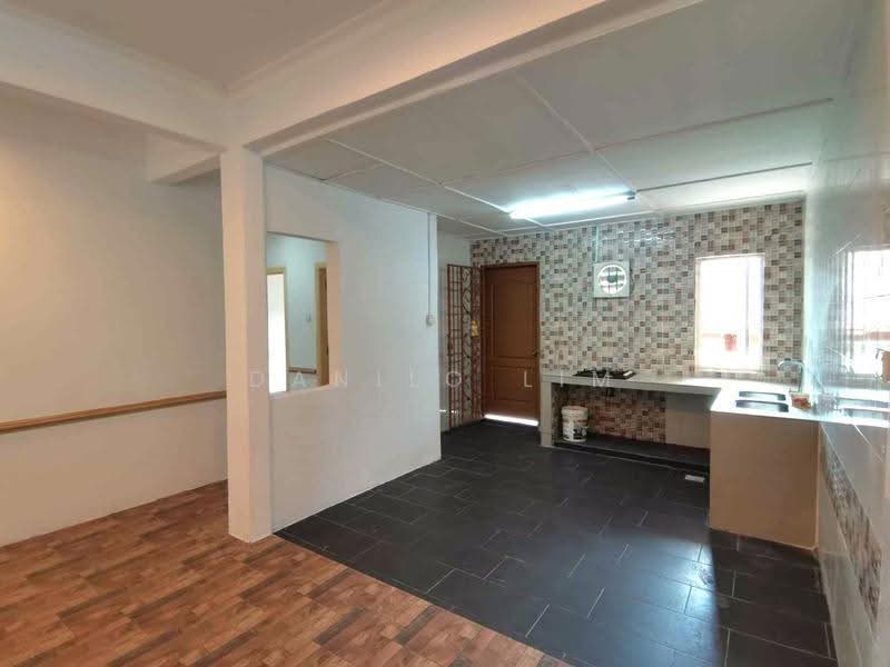 Bungalow House for Sale in College Heights Garden Resort (Setul) - Danilo Lim - Kitchen - PropertyGuru.com.my
