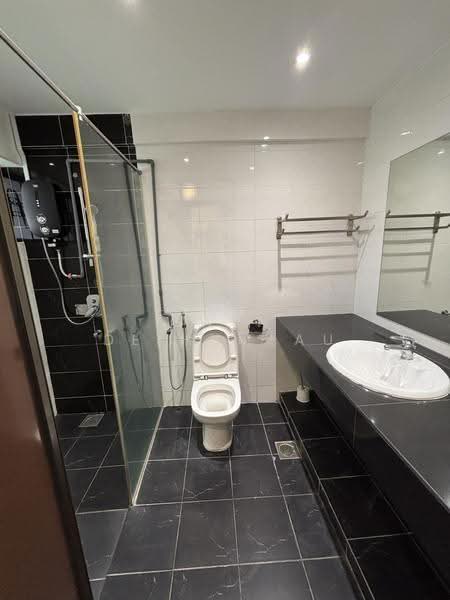 Bungalow House for Rent in Bukit Bangsar (Bangsar) - Gwen Delhumeau - Bathroom - PropertyGuru.com.my