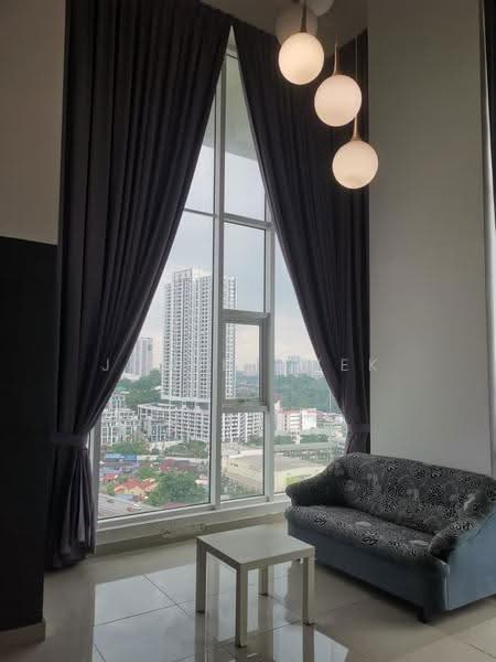 Kediaman Servis untuk Dijual di The Scott Garden SOHO - Jowie Kwek - Living Room - PropertyGuru.com.my