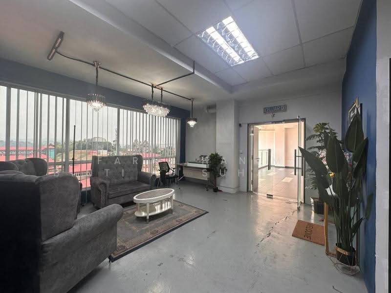 Office for Sale in Bandar Baru Bangi (Selangor) - FARAH HANIM BINTI AD SUHADAK SUHADAK - Living Room - PropertyGuru.com.my