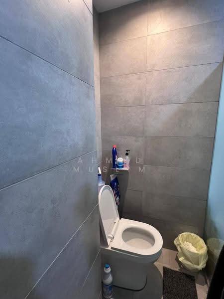Kediaman Servis untuk Dijual di Riveria City - Ahmad Muslim - Bathroom - PropertyGuru.com.my