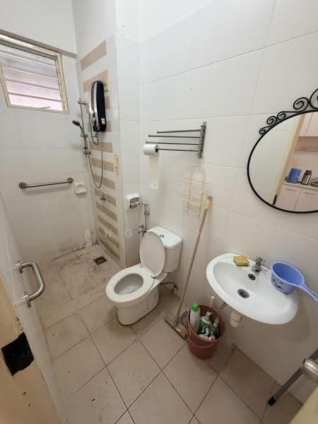Rumah Teres 2-Tingkat untuk Dijual di Ampang Saujana (Ampang) - Angel Ng - Bathroom - PropertyGuru.com.my