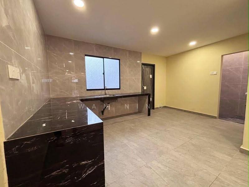 2-storey Terraced House for Sale in Taman Anggerik (Tampoi) - Wan Ning - Kitchen - PropertyGuru.com.my