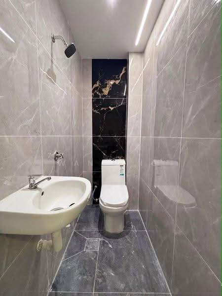 2-storey Terraced House for Sale in Taman Anggerik (Tampoi) - Wan Ning - Bathroom - PropertyGuru.com.my