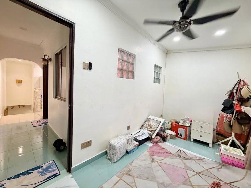 Rumah Teres 2-Tingkat untuk Dijual di Batu Caves (Selangor) - Izzat Zamros - PropertyGuru.com.my