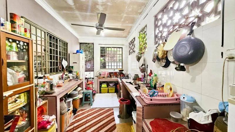Bungalow House untuk Dijual di Banting (Selangor) - Ahmad Muslim - Kitchen - PropertyGuru.com.my