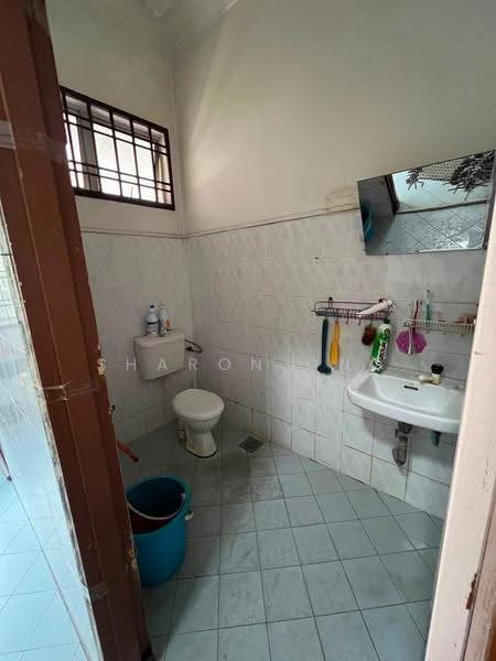 2.5-storey Terraced House for Sale in Taman Pulai Utama (Skudai) - Sharon Ong - Bathroom - PropertyGuru.com.my
