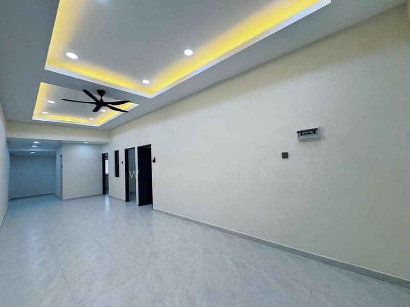 1-storey Terraced House for Sale in Taman Puteri Wangsa (Ulu Tiram) - Wan Ning - Living Room - PropertyGuru.com.my