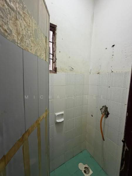 Pangsapuri untuk Disewa di Sri Anggerik 2 - Michael Lee - Bathroom - PropertyGuru.com.my
