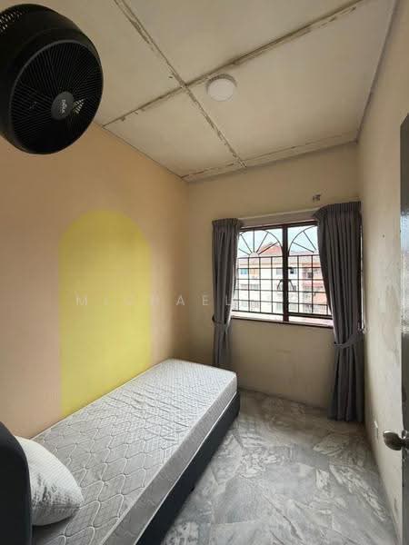 Pangsapuri untuk Disewa di Sri Anggerik 2 - Michael Lee - Bedroom - PropertyGuru.com.my