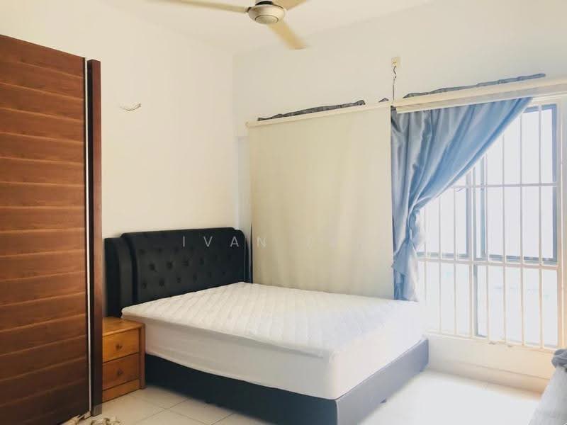 Kediaman Servis untuk Dijual di SetiaWalk - Ivan Tan - Bedroom - PropertyGuru.com.my