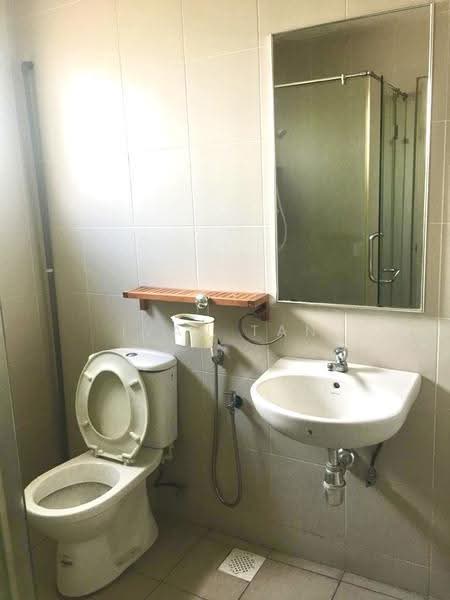 Kediaman Servis untuk Dijual di SetiaWalk - Ivan Tan - Bathroom - PropertyGuru.com.my
