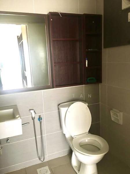Kediaman Servis untuk Dijual di SetiaWalk - Ivan Tan - Bathroom - PropertyGuru.com.my