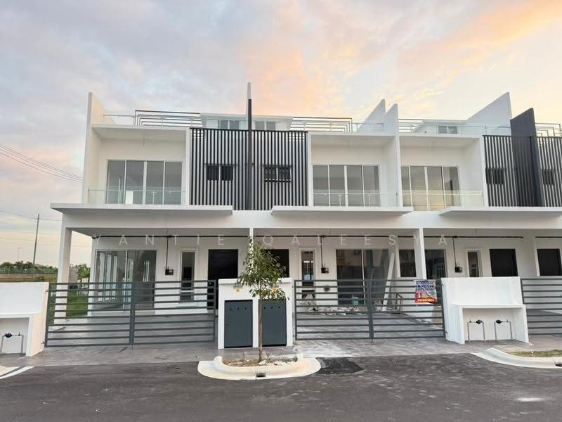 3-storey Terraced House for Sale in Sepang (Selangor) - Yantie Qaleesya - Exterior - PropertyGuru.com.my
