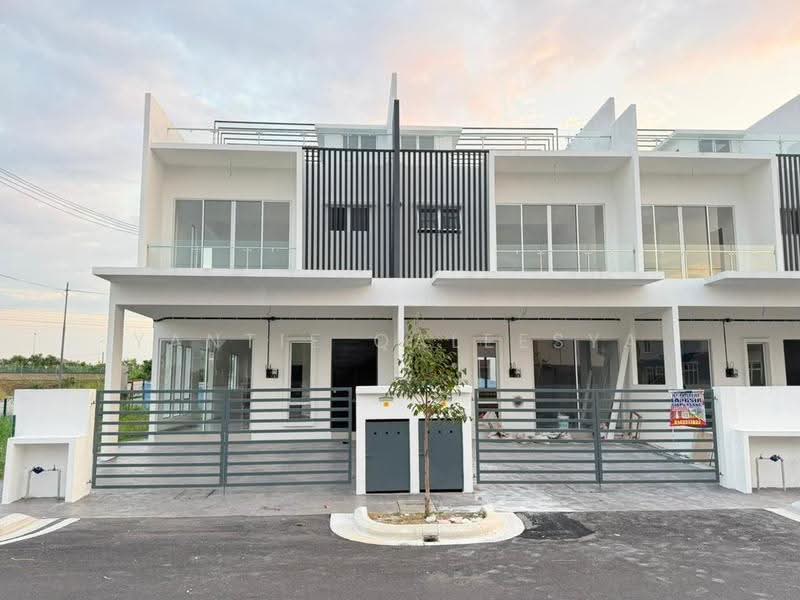 3-storey Terraced House for Sale in Sepang (Selangor) - Yantie Qaleesya - Exterior - PropertyGuru.com.my
