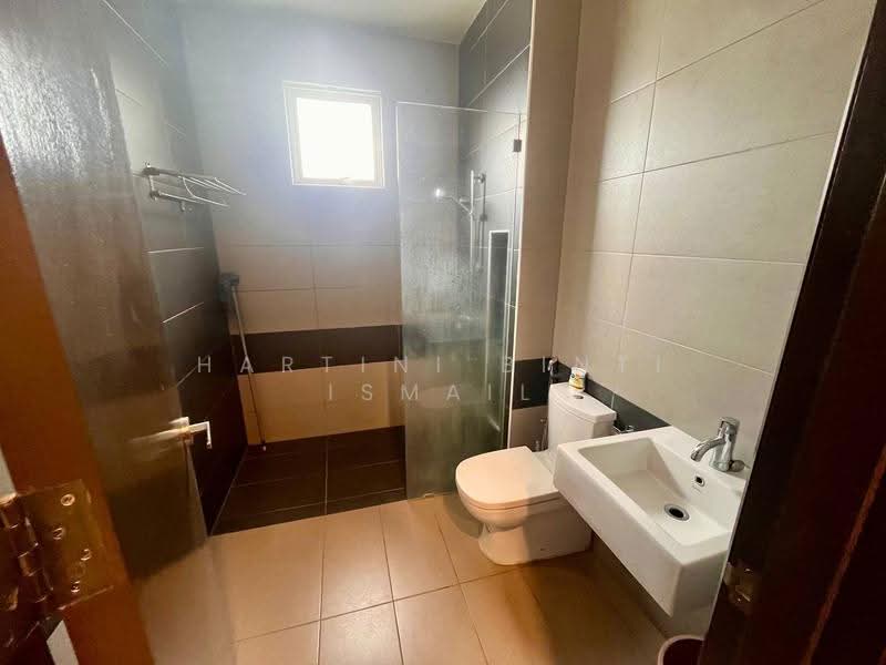 Rumah Teres 3-Tingkat untuk Dijual di Setia Eco Glades (Cyberjaya) - Hartini Binti Ismail - Bathroom - PropertyGuru.com.my