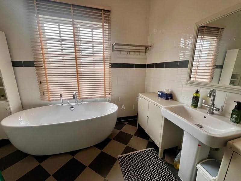 Rumah Teres 3-Tingkat untuk Dijual di Setia Eco Glades (Cyberjaya) - Hartini Binti Ismail - Bathroom - PropertyGuru.com.my