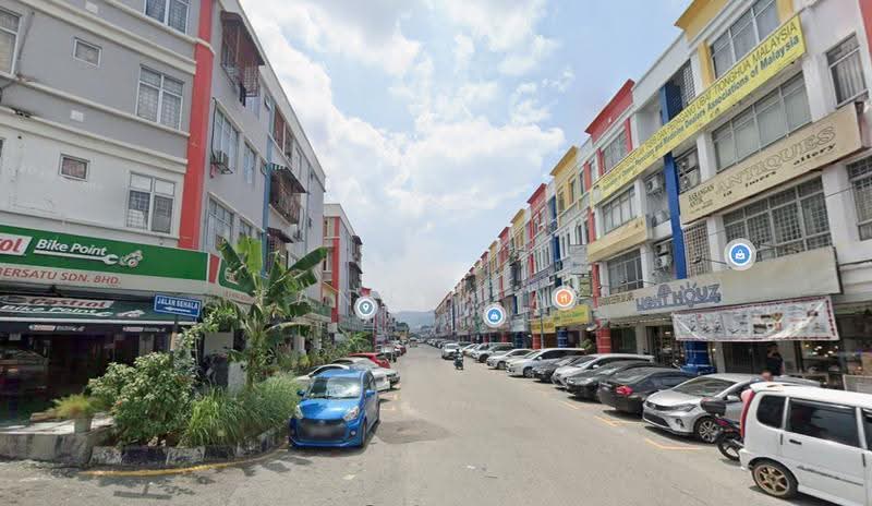 Warehouse for Rent in Taman Industri Bolton (Batu Caves) - Fanny Tay - Exterior - PropertyGuru.com.my