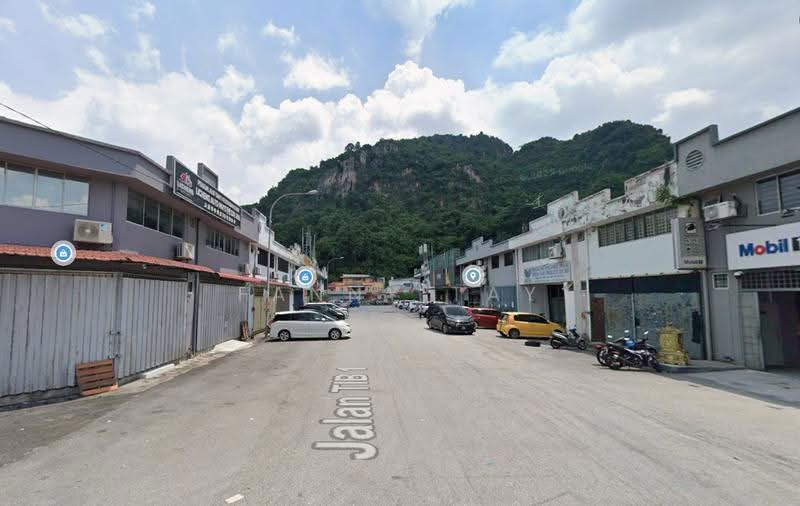 Warehouse for Rent in Taman Industri Bolton (Batu Caves) - Fanny Tay - Exterior - PropertyGuru.com.my