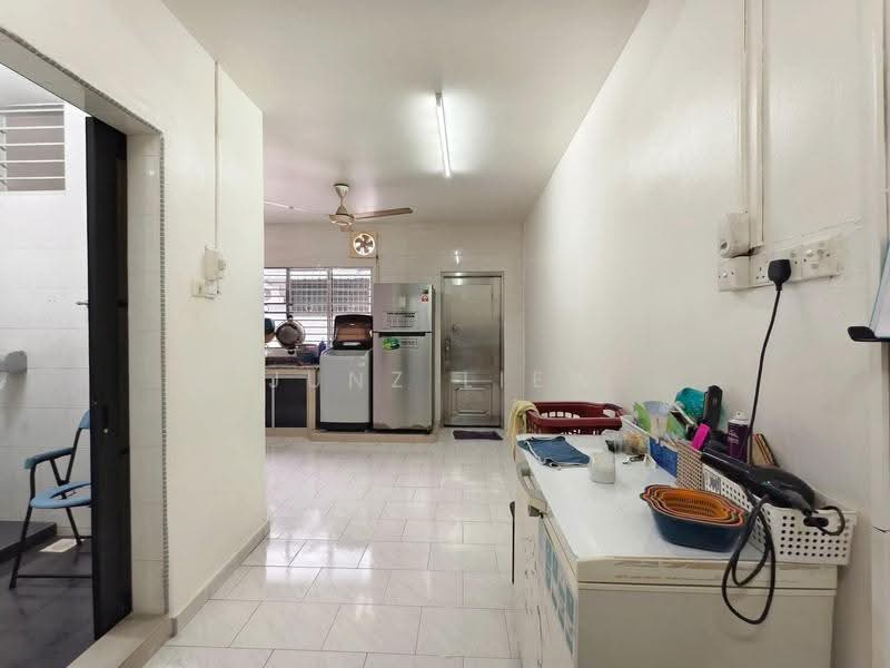 2-storey Terraced House for Sale in Taman Skudai Baru (Skudai) - Junz Liew - Kitchen - PropertyGuru.com.my