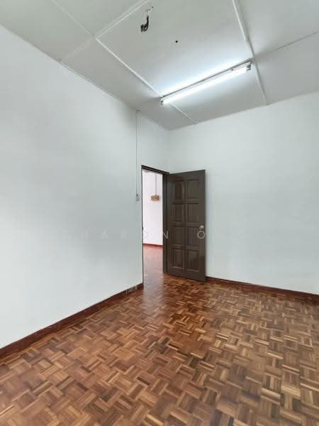 Semi-Detached House for Sale in Taman Bukit Kempas (Tampoi) - Sharon Ong - Interior - PropertyGuru.com.my