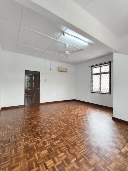 Semi-Detached House for Sale in Taman Bukit Kempas (Tampoi) - Sharon Ong - Living Room - PropertyGuru.com.my