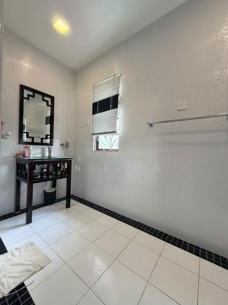 Bungalow House untuk Dijual di Ampang Jaya (Ampang) - Angel Ng - Bathroom - PropertyGuru.com.my