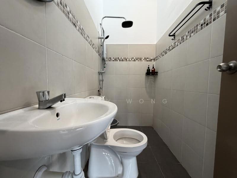 2-storey Terraced House for Sale in Taman Kundang Jaya (Rawang) - Danny Wong - Bathroom - PropertyGuru.com.my
