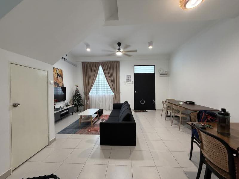 2-storey Terraced House for Sale in Taman Kundang Jaya (Rawang) - Danny Wong - Living Room - PropertyGuru.com.my