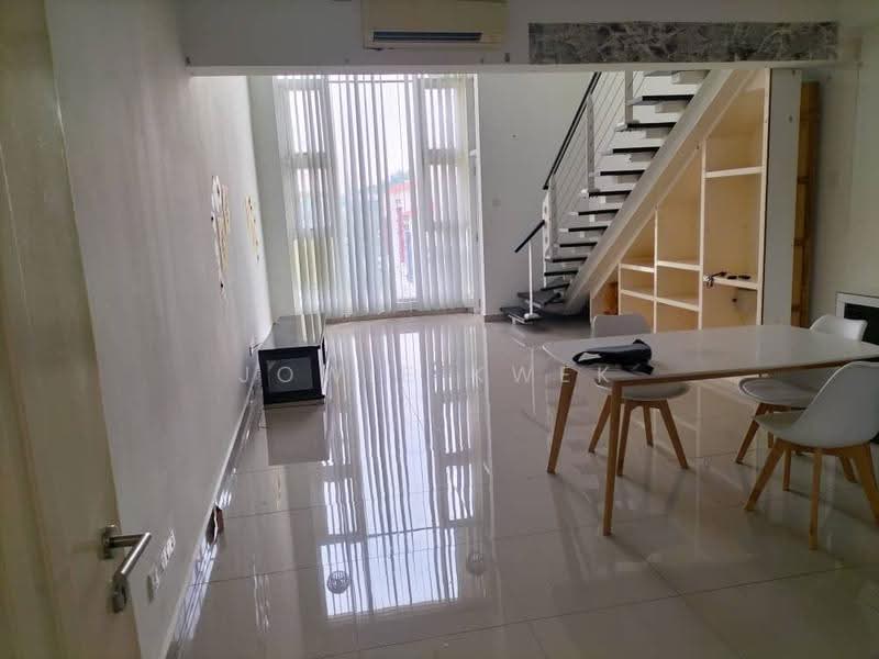 Kediaman Servis untuk Dijual di The Scott Garden SOHO - Jowie Kwek - Living Room - PropertyGuru.com.my