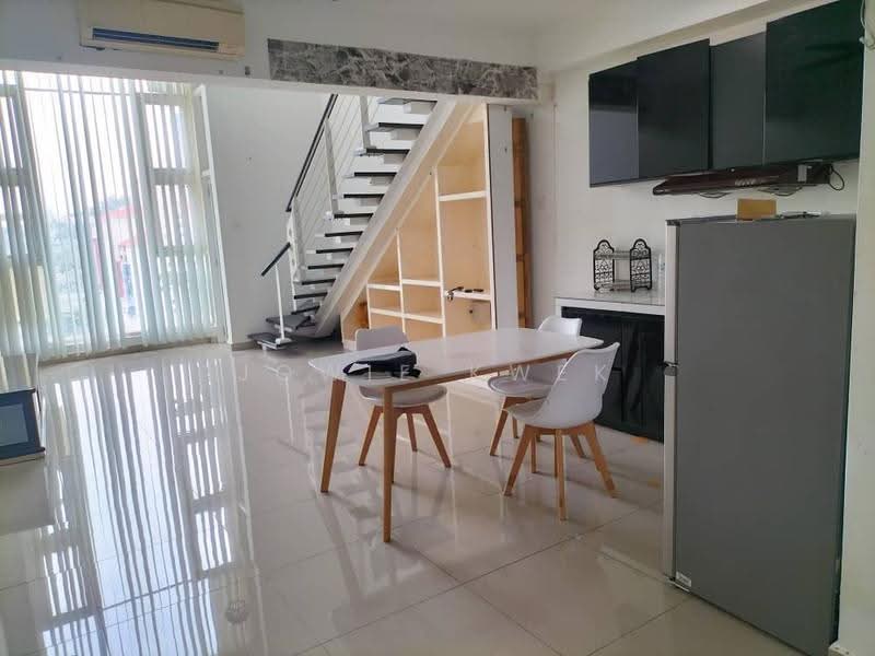 Kediaman Servis untuk Dijual di The Scott Garden SOHO - Jowie Kwek - Living Room - PropertyGuru.com.my