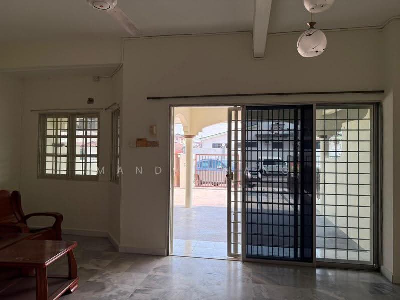 2-storey Terraced House for Rent in Kampung Simee (Ipoh) - Mandy Phang - Living Room - PropertyGuru.com.my