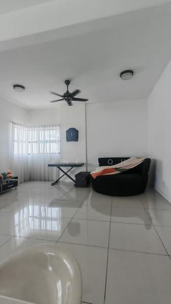 Kondominium untuk Dijual di Ujana Executive Apartment - Jane Loh - Living Room - PropertyGuru.com.my