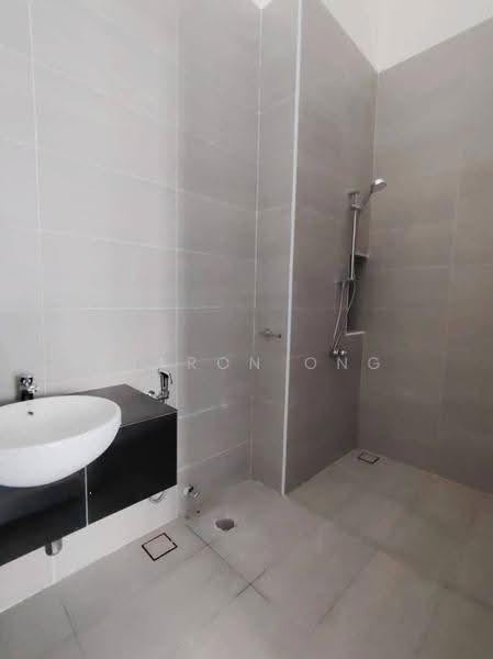 Semi-Detached House for Sale in Taman Ekoflora (Johor Bahru) - Sharon Ong - Bathroom - PropertyGuru.com.my