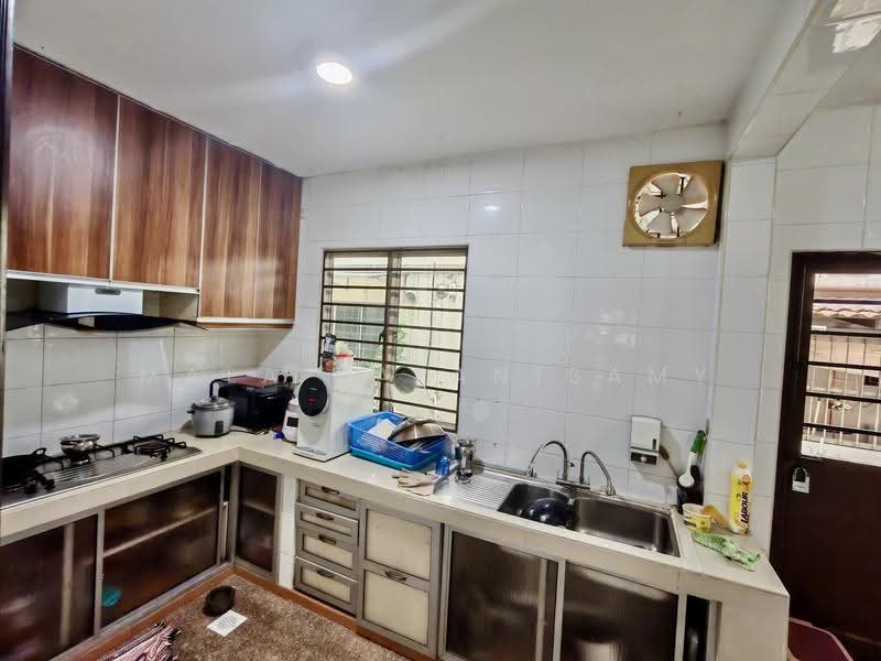 3-storey Terraced House for Sale in Taman Impian Indah (Bukit Jalil) - Mala Palanisamy - Kitchen - PropertyGuru.com.my
