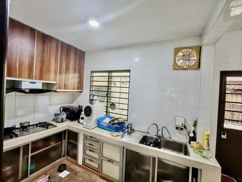 3-storey Terraced House for Sale in Taman Impian Indah (Bukit Jalil) - Mala Palanisamy - Kitchen - PropertyGuru.com.my