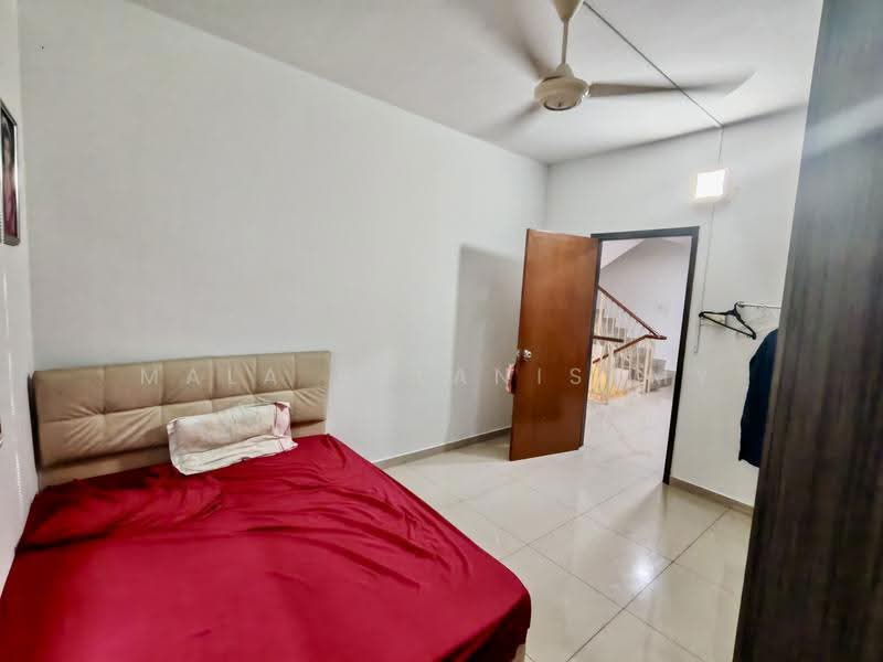3-storey Terraced House for Sale in Taman Impian Indah (Bukit Jalil) - Mala Palanisamy - Bedroom - PropertyGuru.com.my