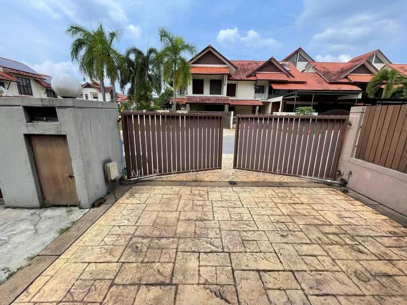2-storey Terraced House for Sale in Bukit Jelutong (Shah Alam) - Amzar Faiz - PropertyGuru.com.my