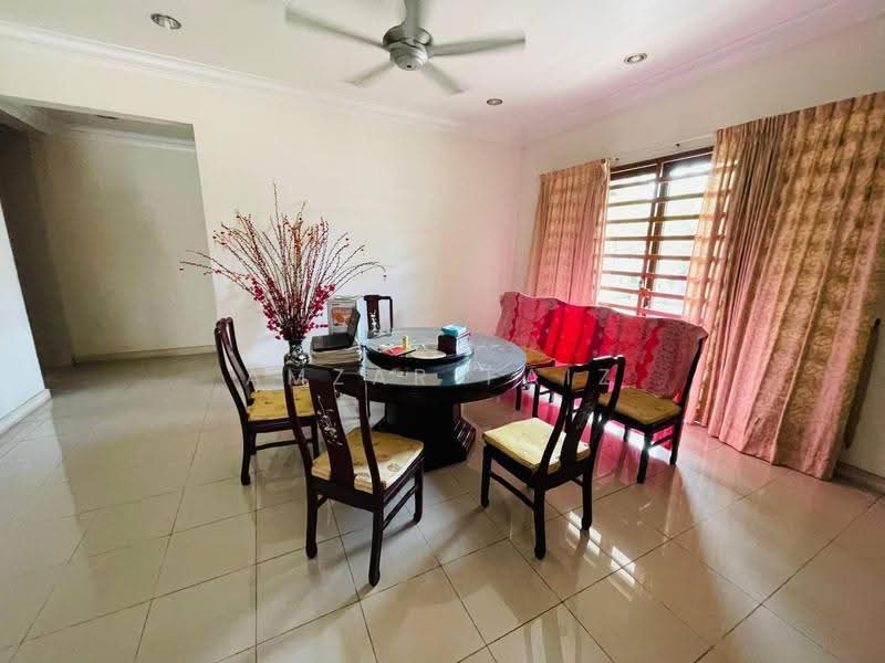 2-storey Terraced House for Sale in Bukit Jelutong (Shah Alam) - Amzar Faiz - PropertyGuru.com.my