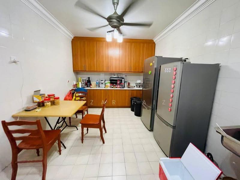 2-storey Terraced House for Sale in Bukit Jelutong (Shah Alam) - Amzar Faiz - PropertyGuru.com.my