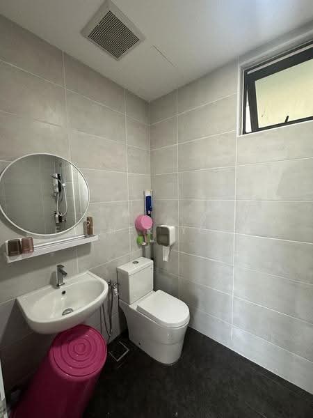 Kediaman Servis untuk Disewa di B11 Parkland Residence - Esther Yong - Bathroom - PropertyGuru.com.my
