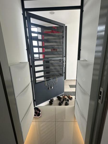 Kediaman Servis untuk Disewa di B11 Parkland Residence - Esther Yong - Entrance - PropertyGuru.com.my