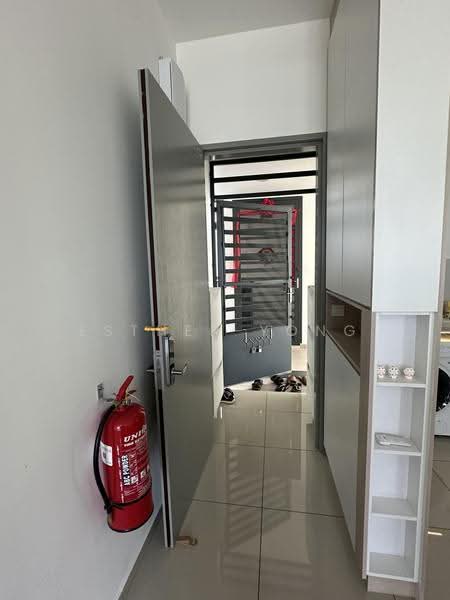 Kediaman Servis untuk Disewa di B11 Parkland Residence - Esther Yong - Entrance - PropertyGuru.com.my